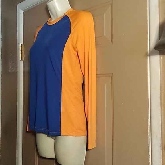 NWOT ETAOLINE LONG SLEEVED ATHLETIC TOP-SIZE LARGE - Picture 2 of 4